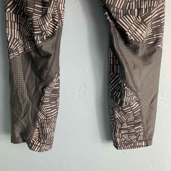 Nike Dri-Fit Grey Leggings - Picture 7 of 8